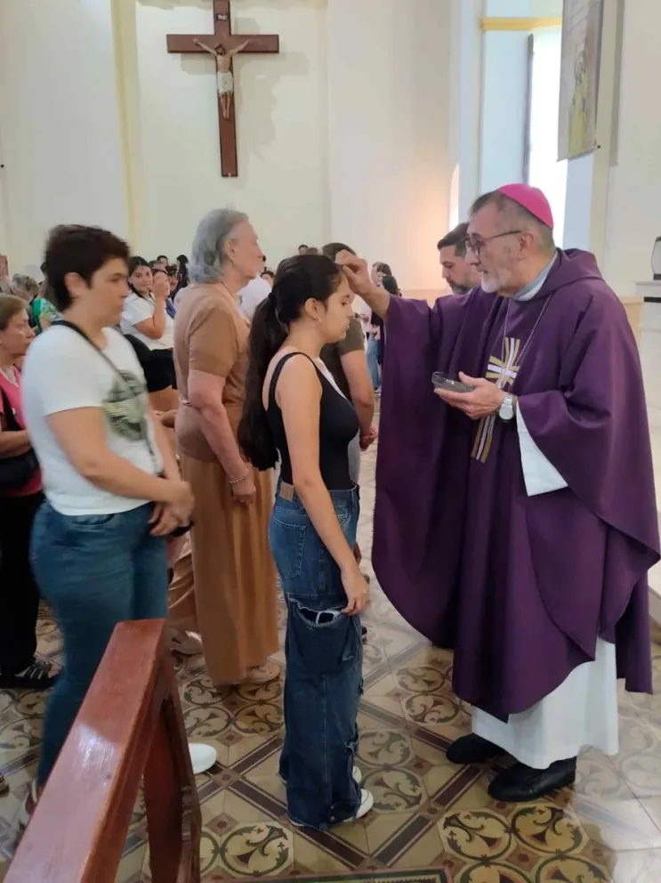 “Si Dios es amor, nosotros nos hacemos más humanos y más plenos cuando amamos”, dijo el Obispo