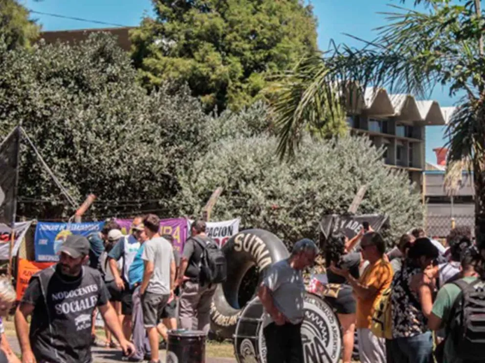 “Se liquida todo y se baja la persiana”: sin trabajo 