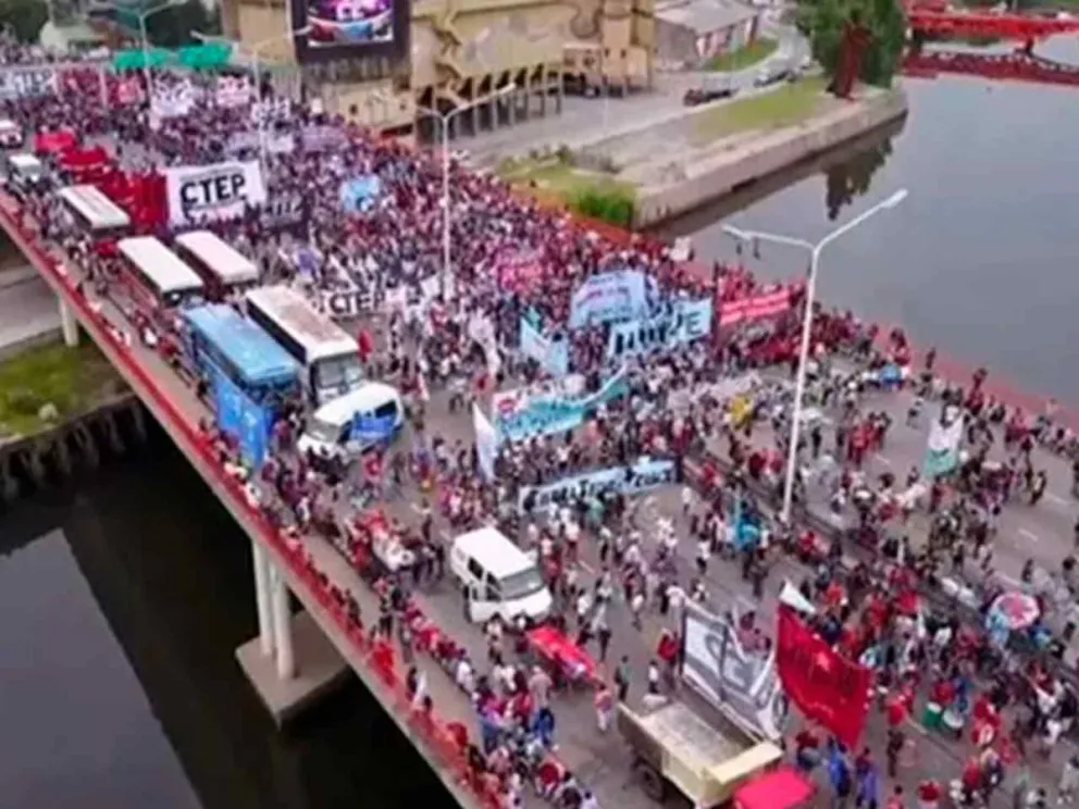La Policía enfrentó a los manifestantes