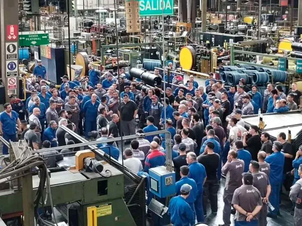 Se perdieron 290.600 puestos de trabajo registrado