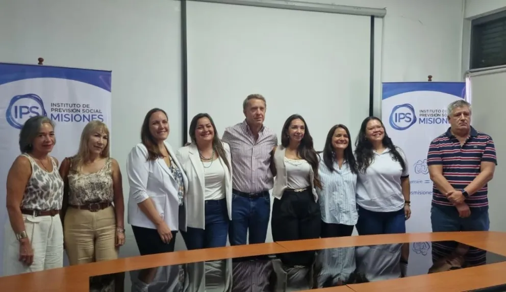 Lisandro Benmaor y miembros de Socialmentik