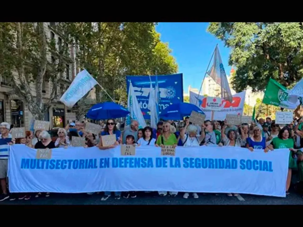 Columna de jubilada con acompañamiento 