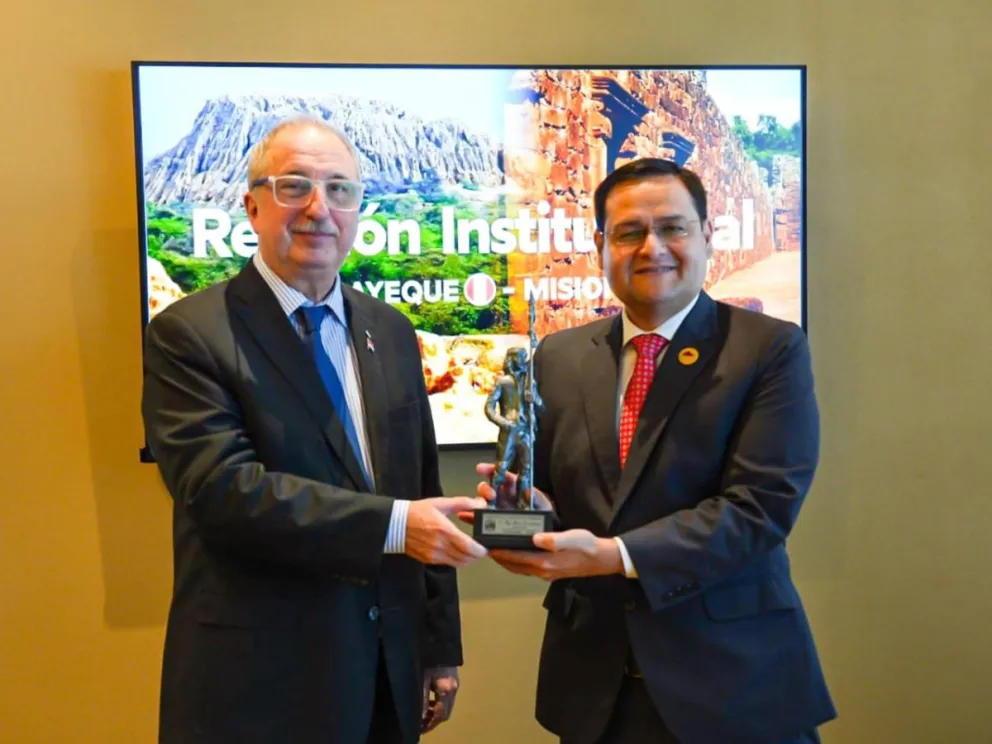 Hugo Passalacqua junto a Jorge Luis Pérez Flores