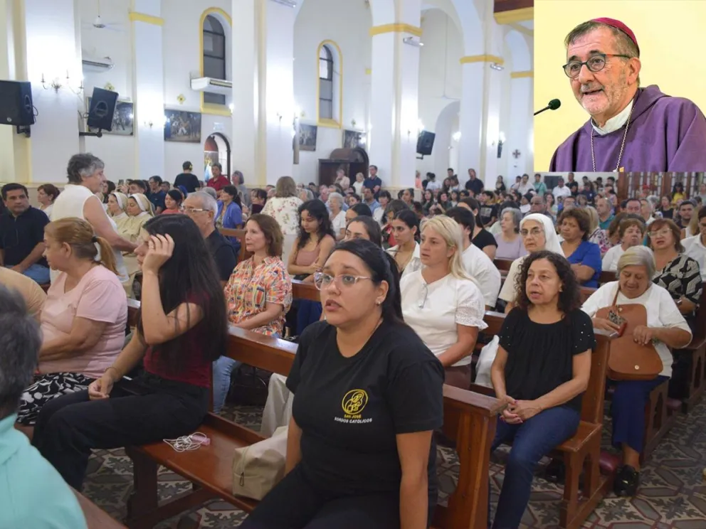 La feligresía acompañó a Monseñor Martínez