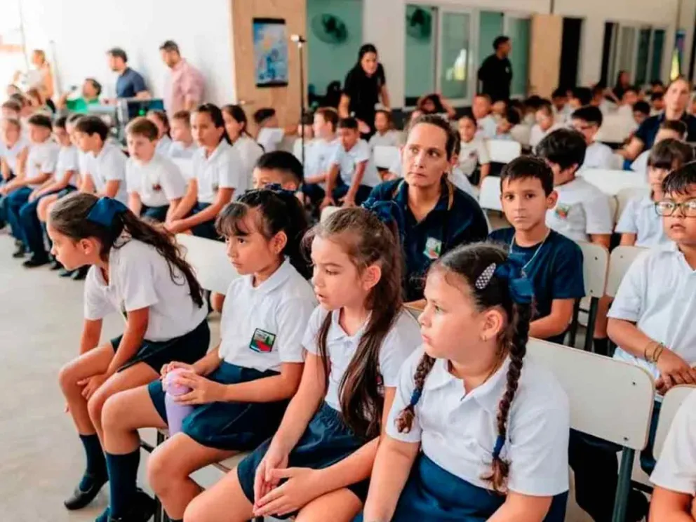 Para escuelas públicas y privadas