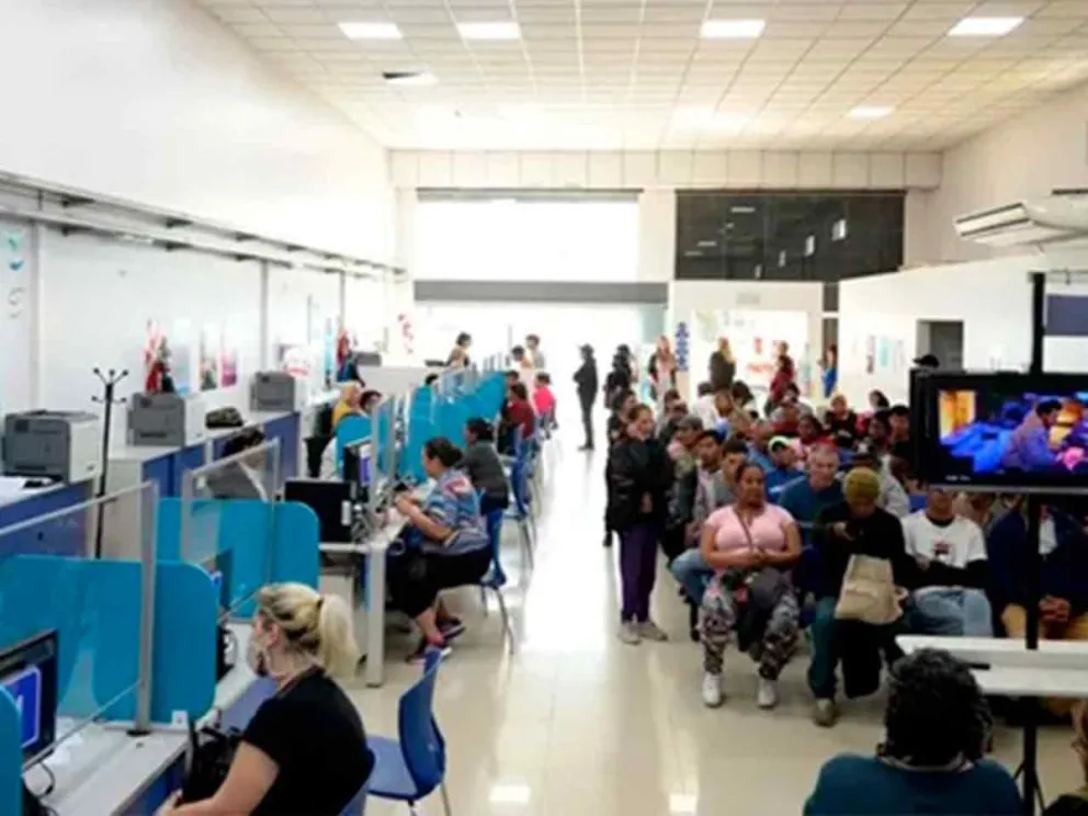 El organismo atraviesa una crisis cruzada