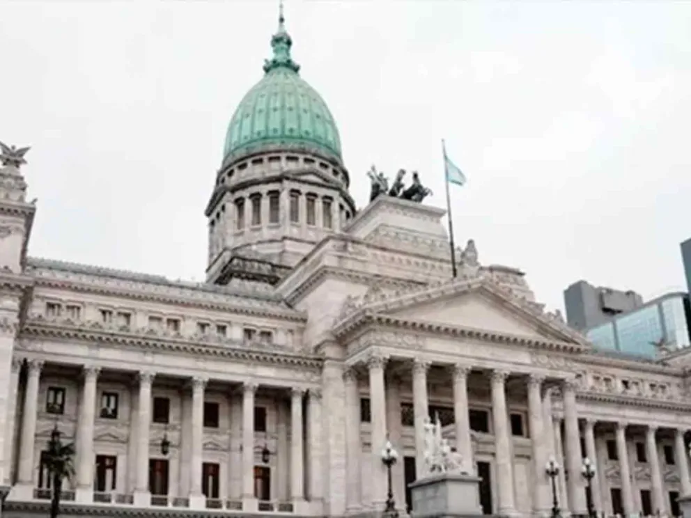 Avanza con su agenda reformista