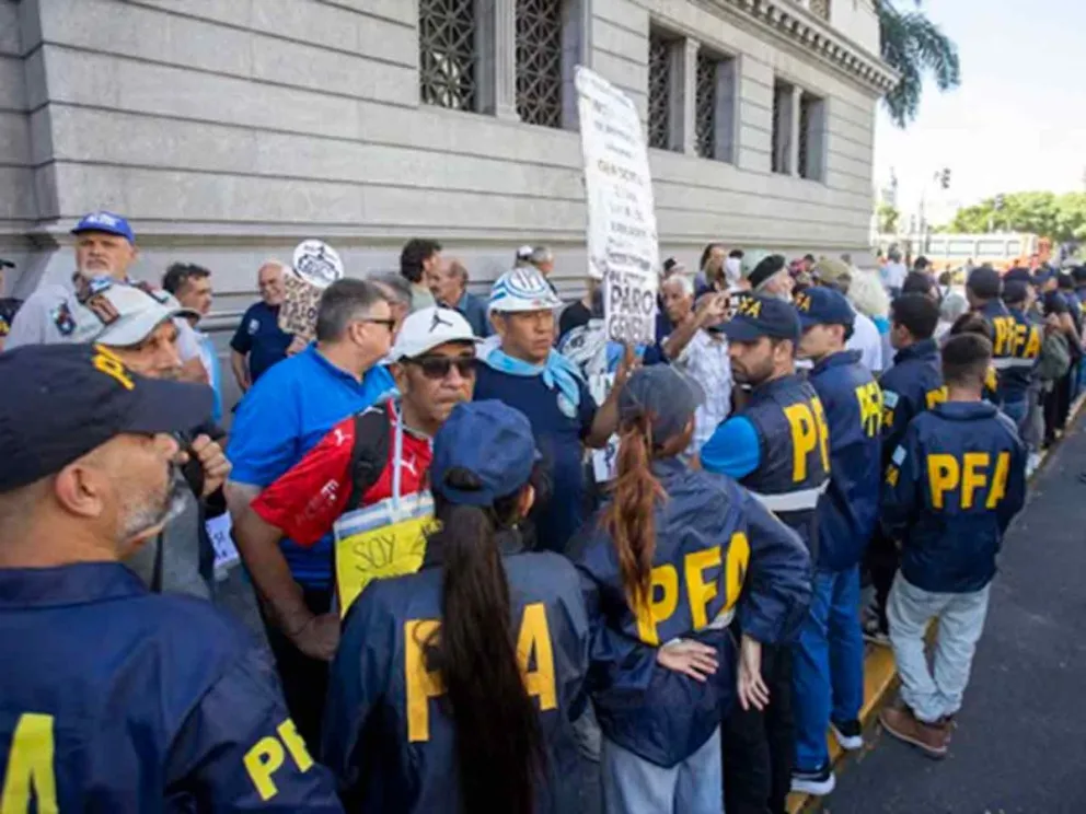 Jubilados, víctimas de la violencia policial extrema