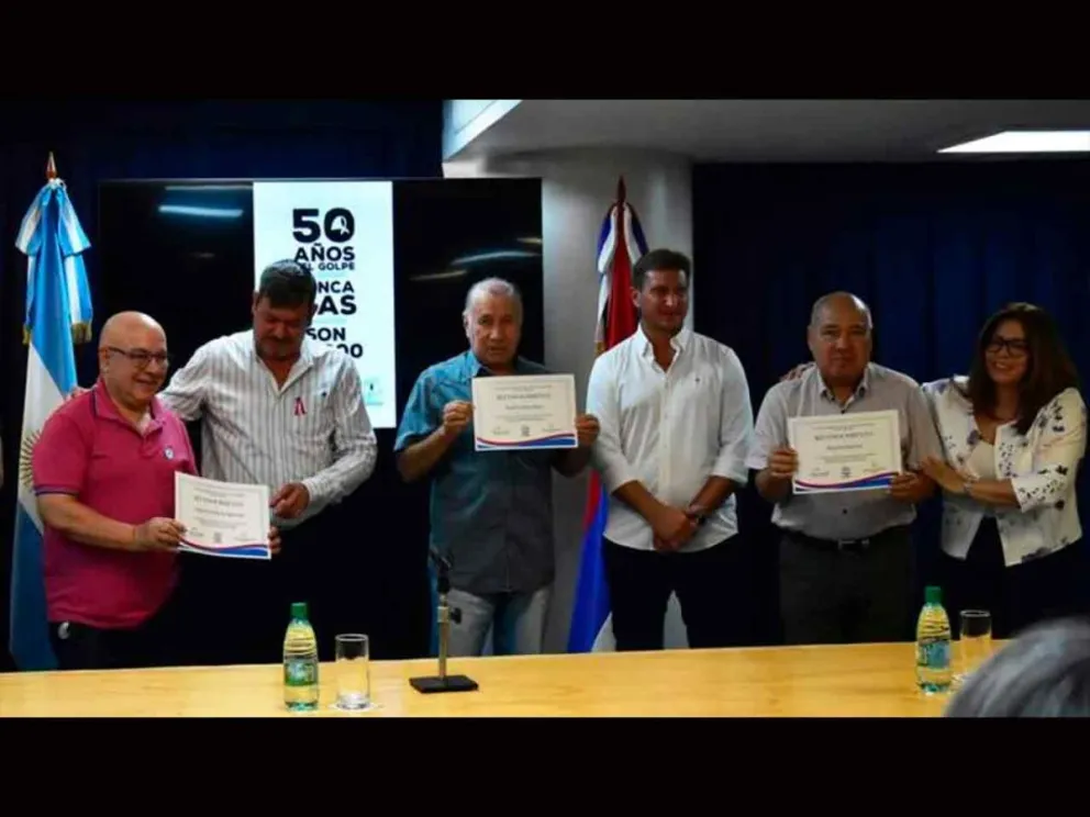 Sebastían Macias entregó reconocimientos a ex presos políticos