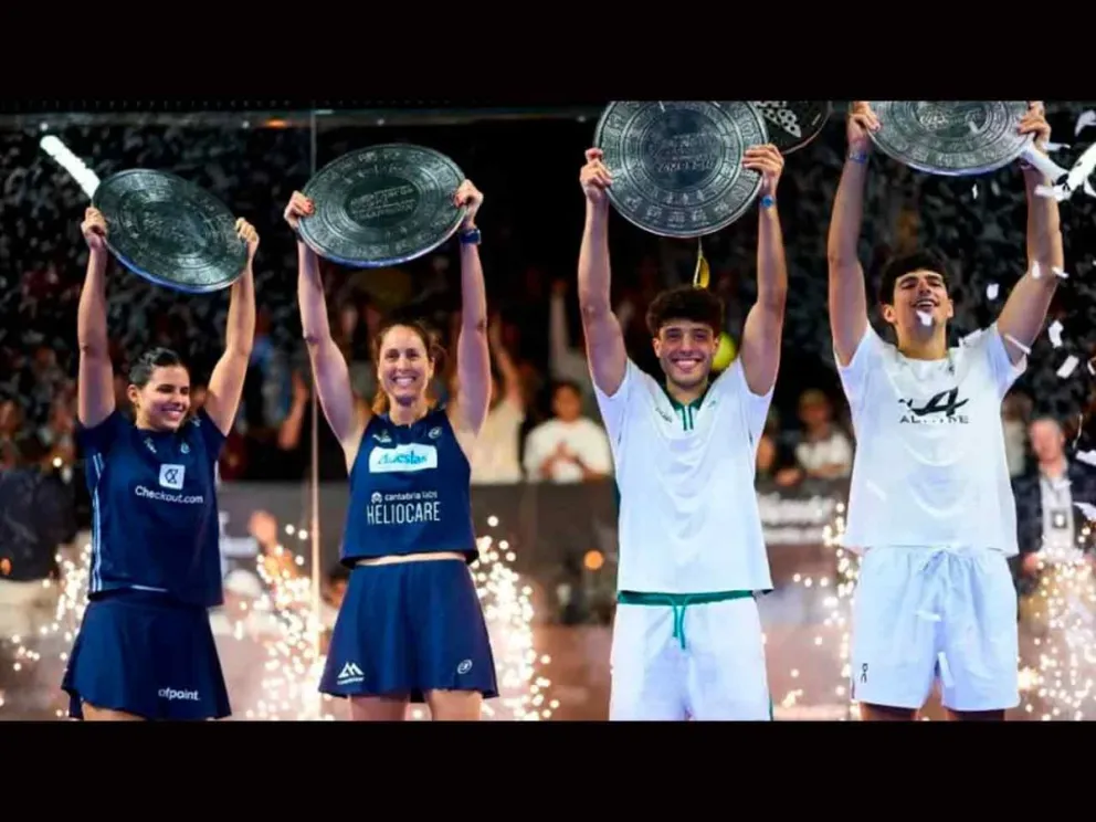 Los ganadores en el podio