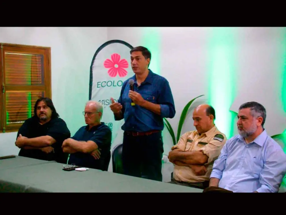 Martín Recamán junto a autoridades presente