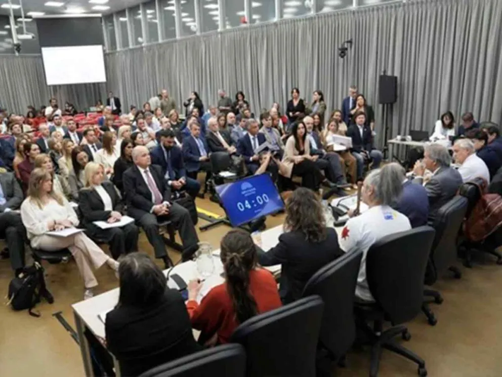 Tensión y malestar entre las comisiones 