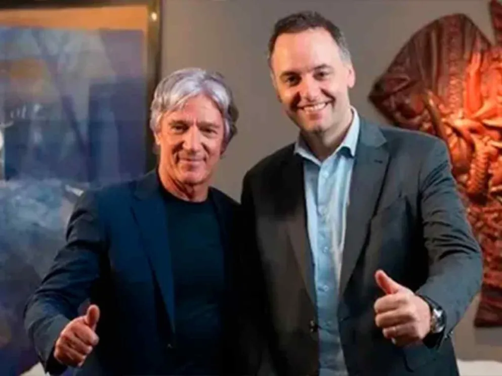 Manuel Adorni junto a Marcelo Grandío
