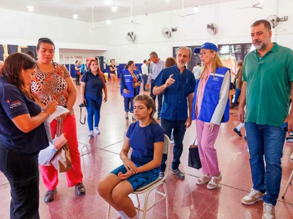 Promueve atenciòn primaria y acompañamiento familiar familias