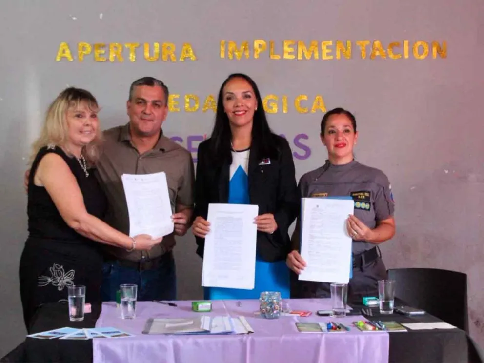 Funcionarios presentes 