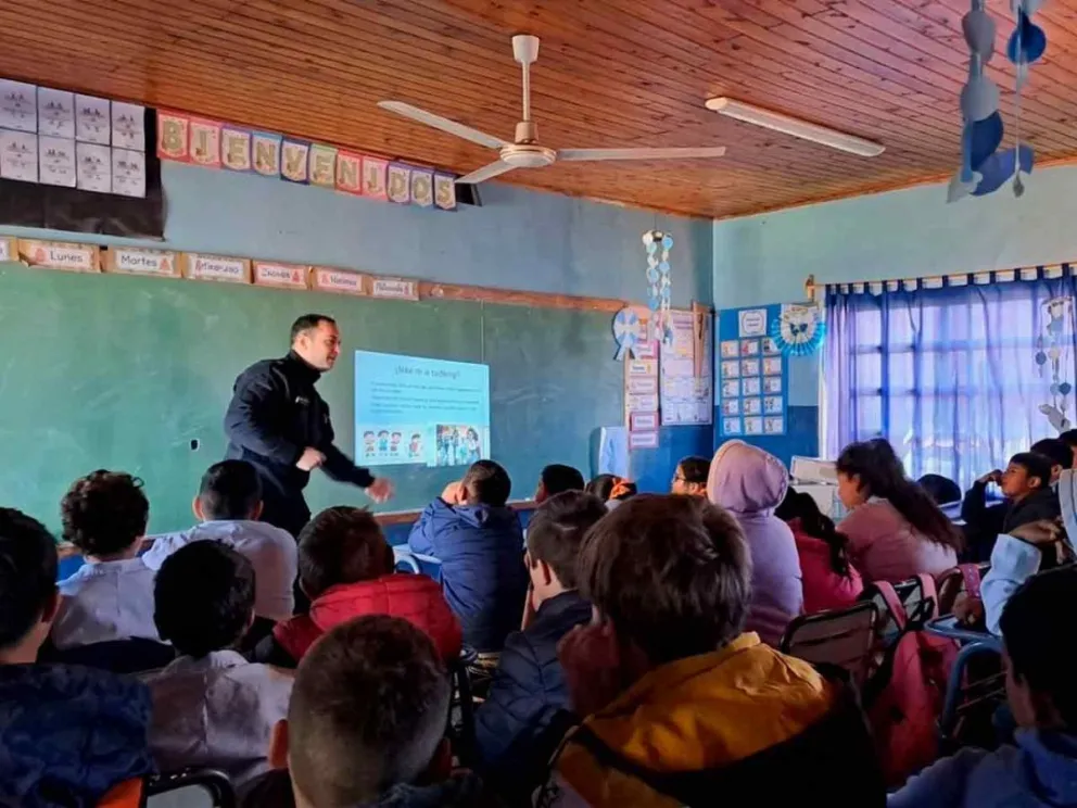 Se prioriza la cercanía policial con el alumnado