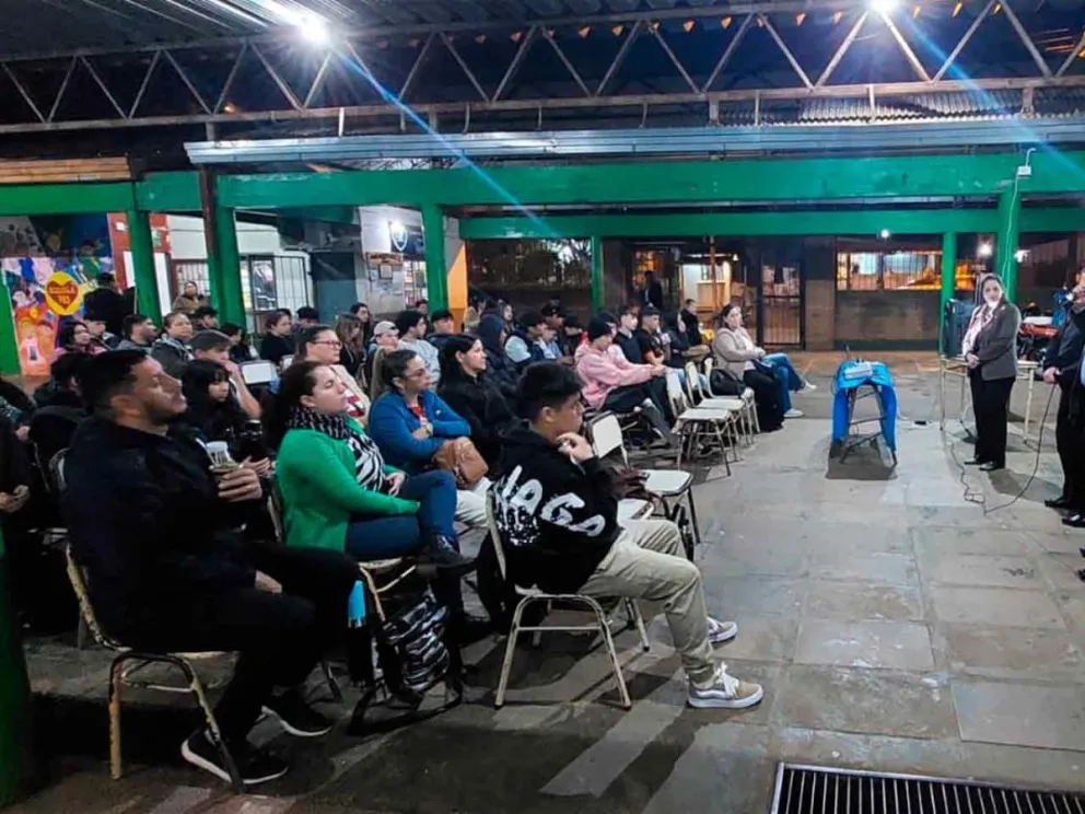 Dirigida a instituciones educativas 