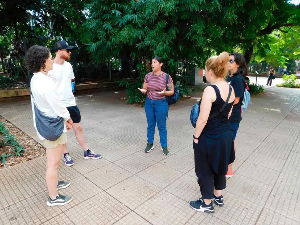 El itinerario comenzó en la plaza 9 de Julio