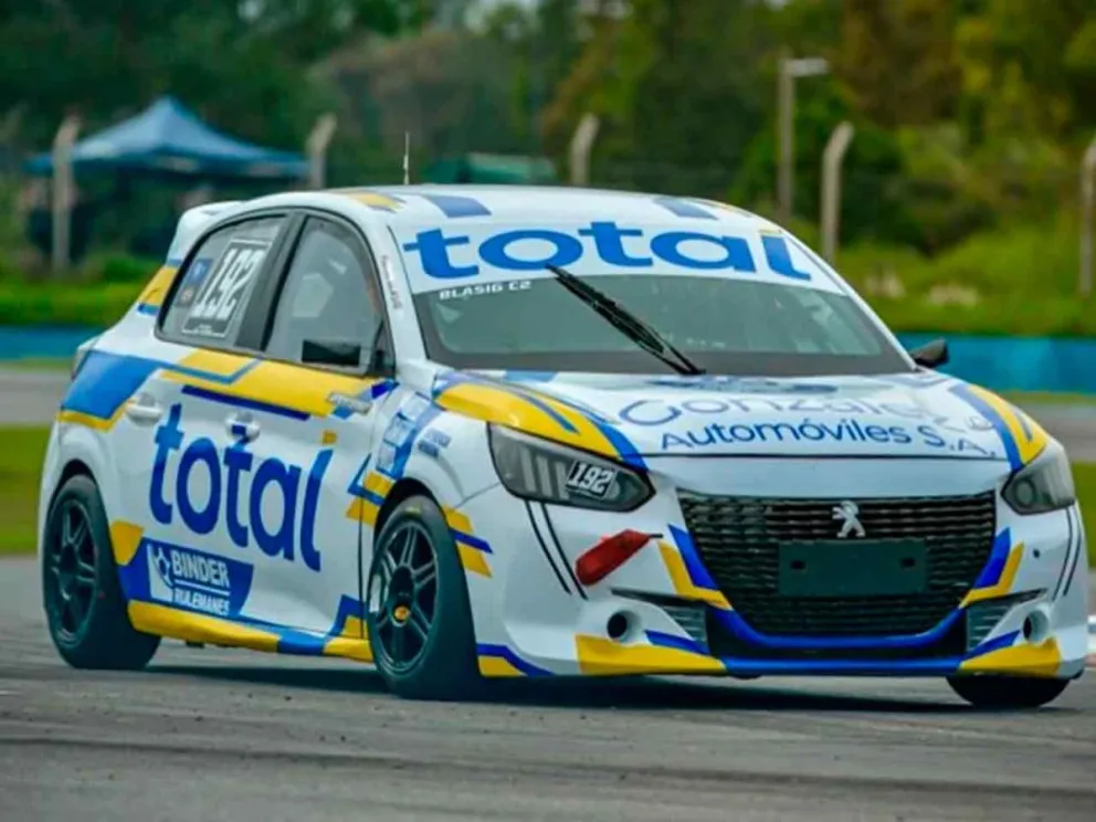 Peugeot 208 del piloto misionero