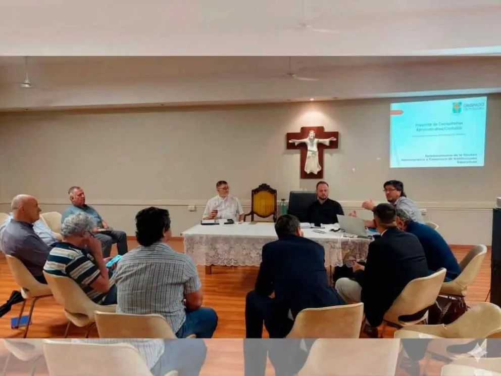 Mons. Martínez reunió a los representantes legales