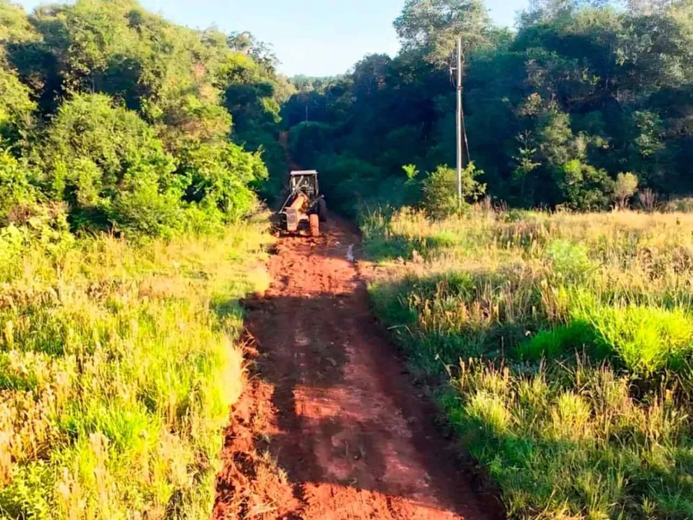 Trabajos de perfilado, entoscado y drenaje