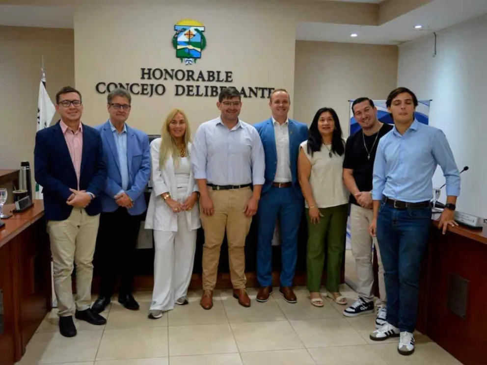 Mesa directiva de la Cámara encabezada por Joao Reolon