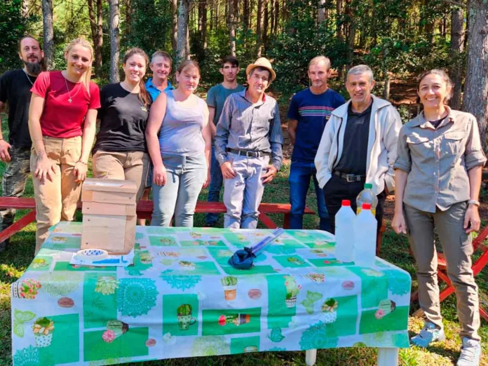 Capacitaron a 15 productores en meliponicultura