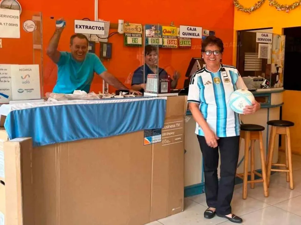 María García, feliz ganadora con su premio