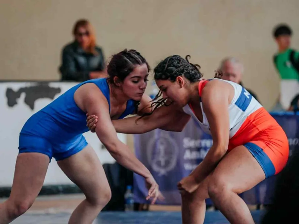 Selena Cabral competirá hoy en lucha libre