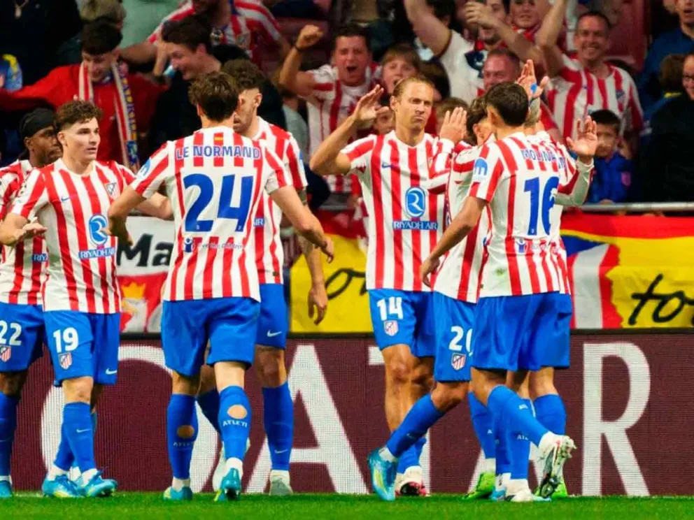 Triunfo y festejo de los jugadores