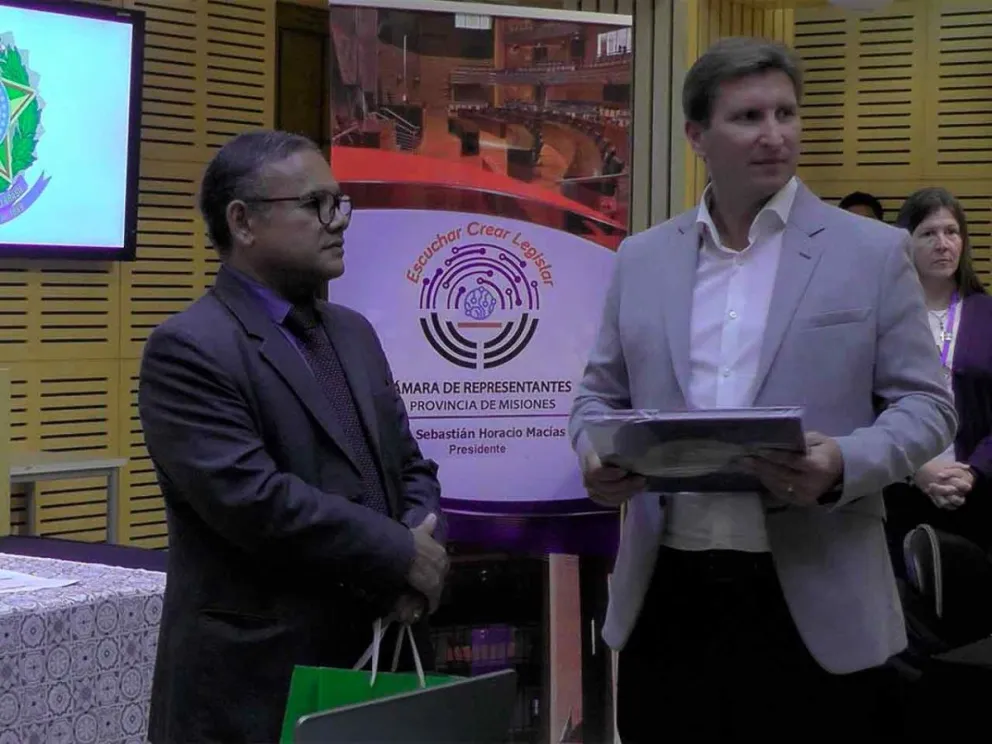 Vicecónsul Erasmo Luis Rodríguez Da Silva y Sebastián Macías