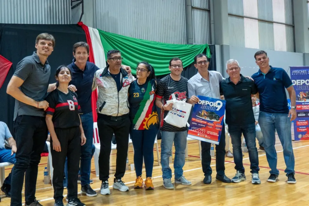 Aldo Steinhorst y Héctor Rojas Decut, en la entrega