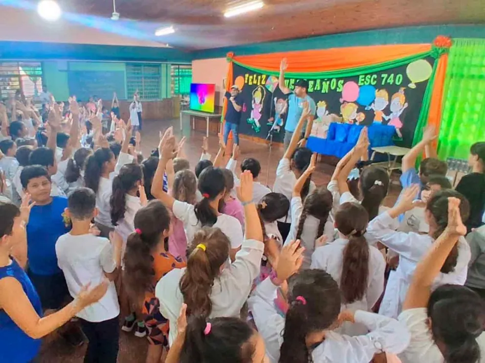 “Cumple” feliz de la escuela junto a sus alumnos