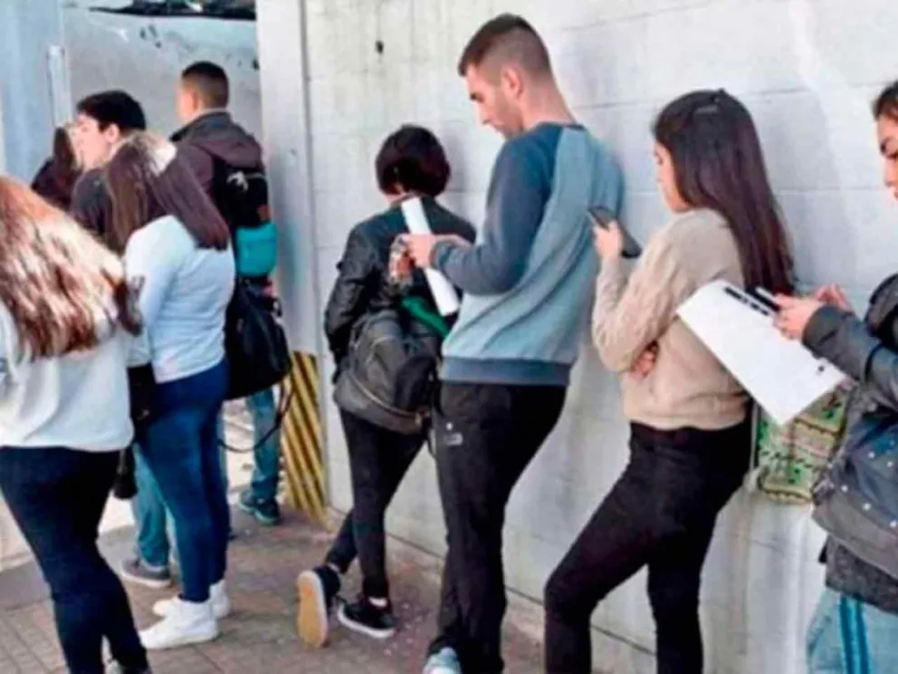 Deterioro profundo y sostenido del mercado laboral