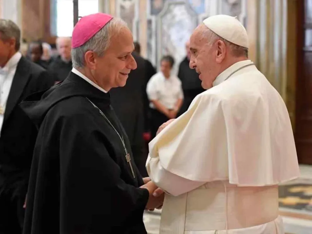 El entonces Cardenal Robert Prevost y el Papa Francisco