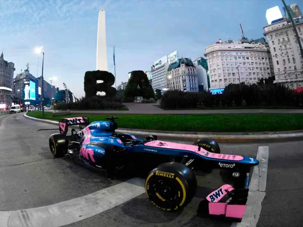 El Lotus E20 de 2012 fue presentado ayer en el Obelisco