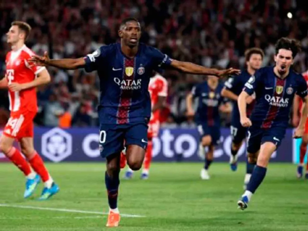 Ousmane Dembélé festeja el gol