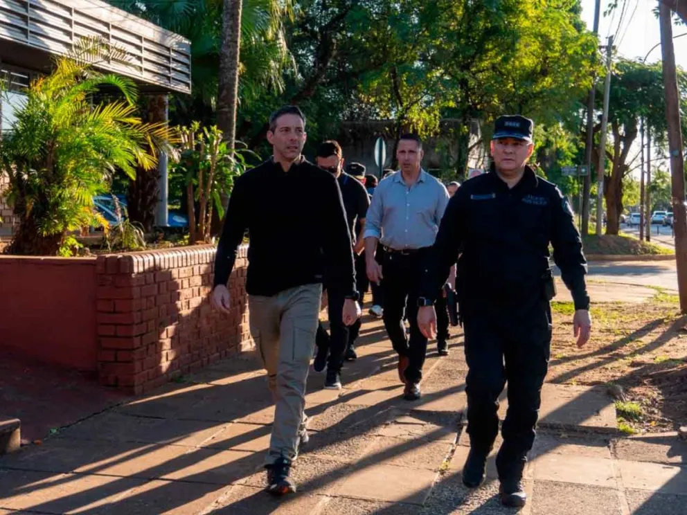 Marcelo Pérez y el Crio. Gral. Sandro Martínez, en el despliegue