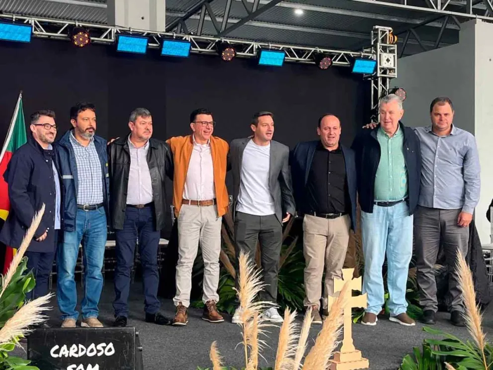 Autoridades presentes en el acto