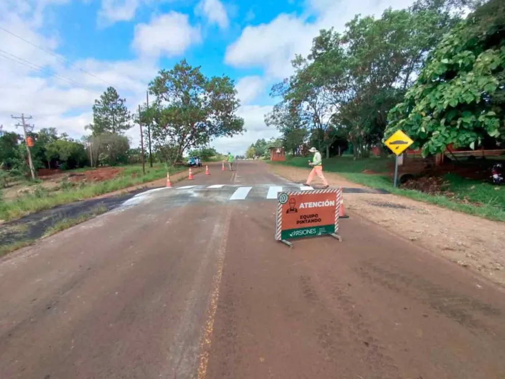 Aplicaron unos 170 m² de pintura en la RP 13