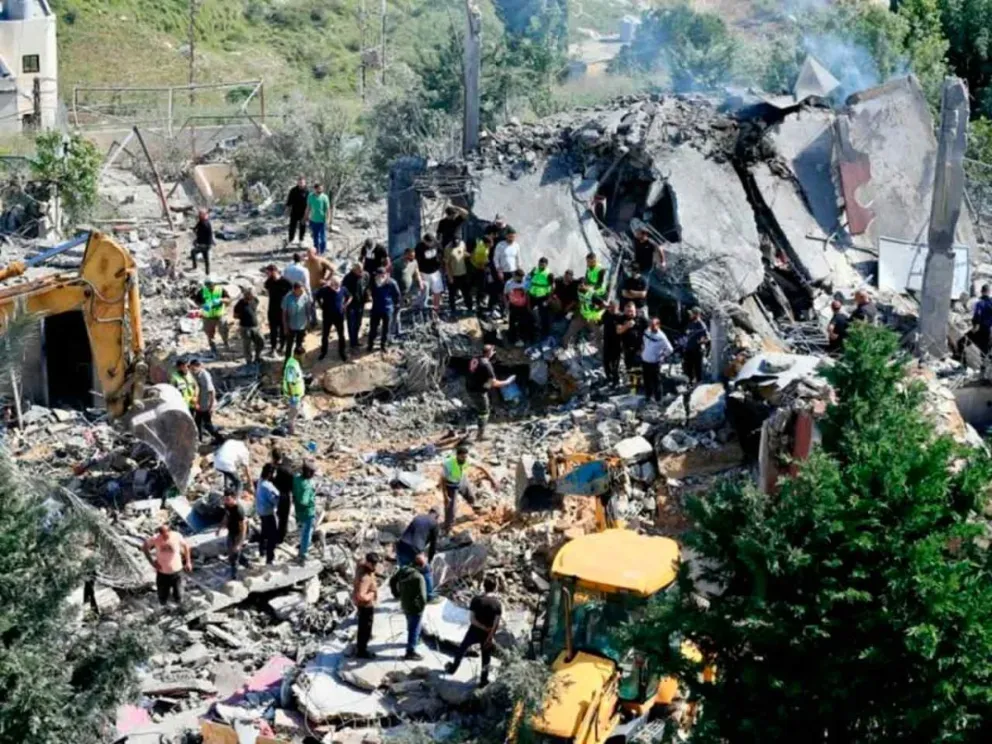 Panorama devastador tras el bombardeo en Saksakiyeh