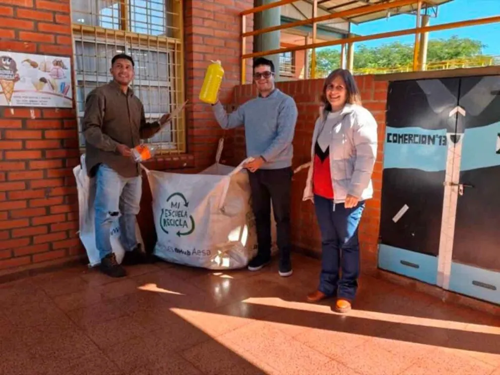 Visita educativa a la Escuela de Comercio Nº 13 