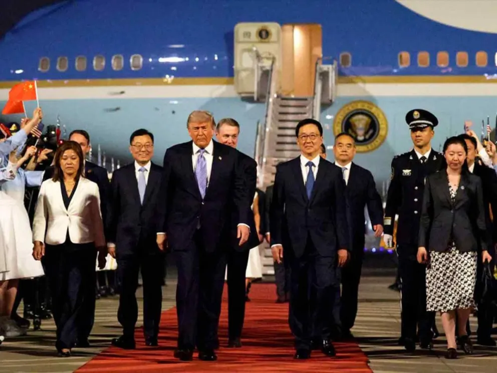 Donald Trump, recibido por el vicepresidente Han Zheng