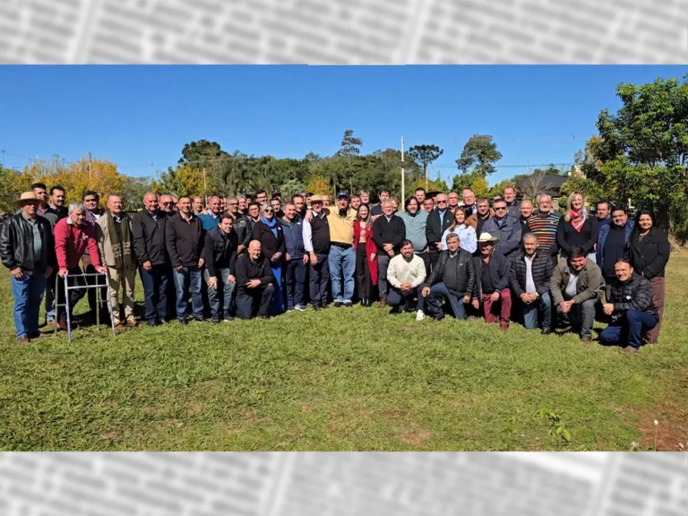 El Gobernador Passalacqua junto a intendentes en Ruiz de Montoya 