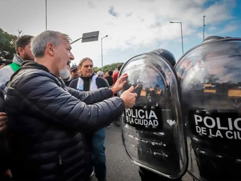 Movilización por el cierre de la PyME Nº25000