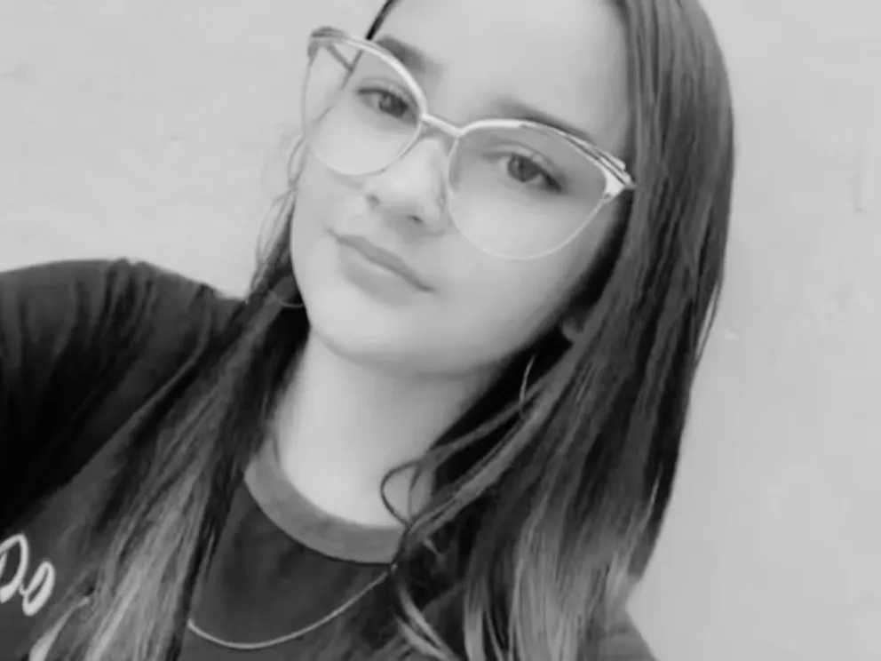 María Catarina Souza Carvalho tenía 16 años y estaba arreglándose el pelo en una habitación de su casa cuando sufrió una descarga eléctrica. (Foto: gentileza G1)
