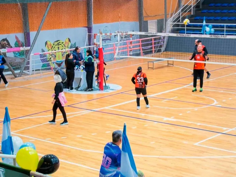 Compiten 20 equipos en categorías libres 