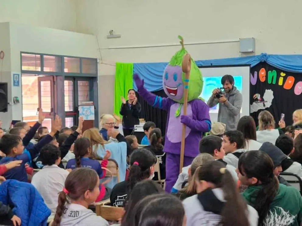 En la Escuela Nº 883 “Alfredo Tschirsch”