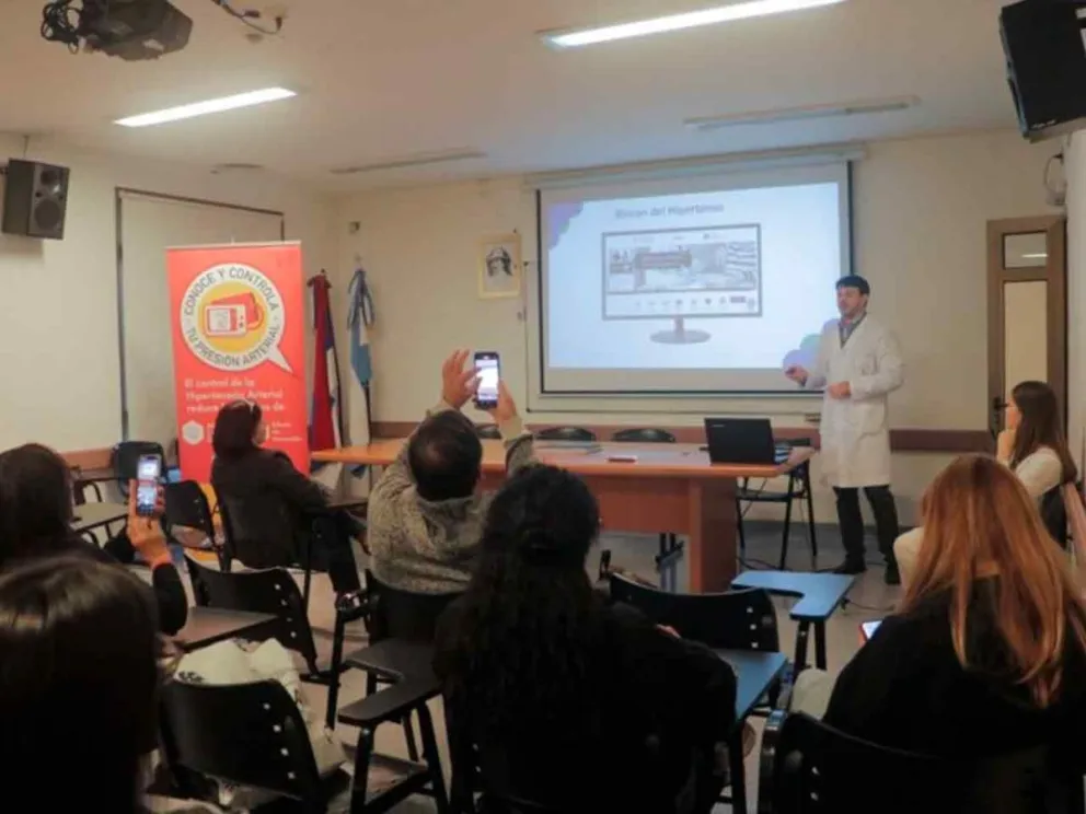 Charla del Servicio de Cardiología