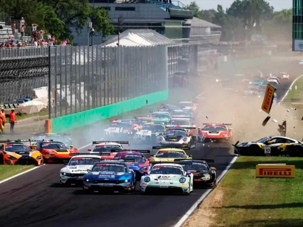 En la largada del GT World Challenge